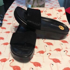 Donald Pliner platform sandals in black